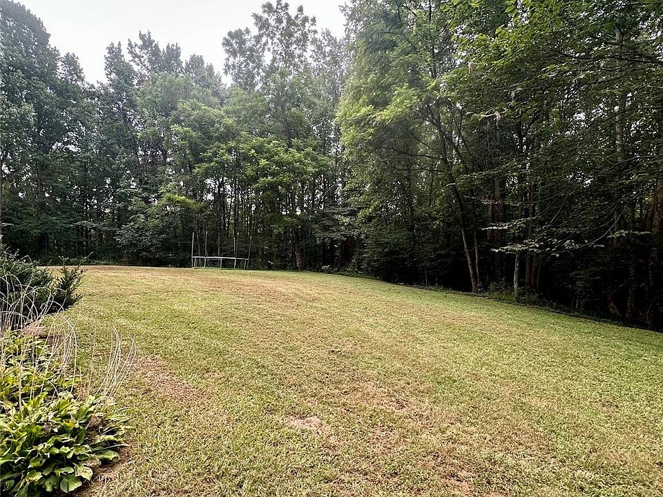 2nd image of 107 Knob Creek Dr