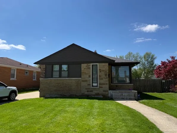 1934 Belleview Ave, Westchester, IL 60154