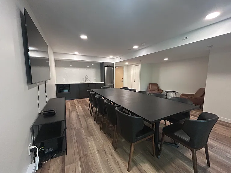969 Richards St #1402 — Photo 27