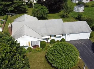 17 Hillview Rd, Gorham, ME 04038