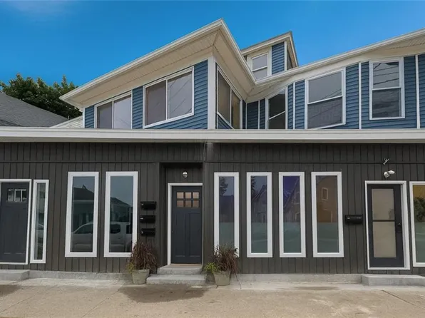 458-460 Smithfield Ave, Pawtucket, RI 02860