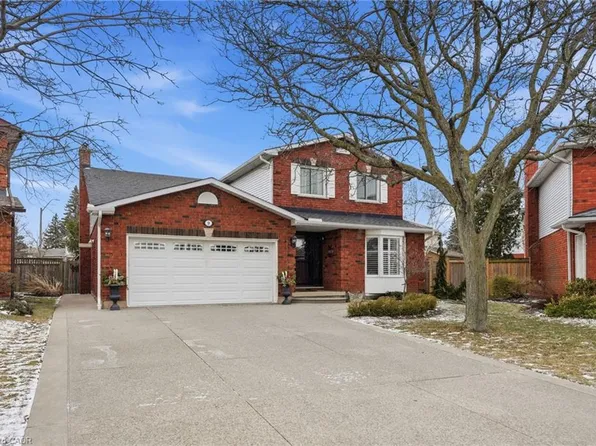9 Waldorf Ct, Hamilton, ON L8V 5A1