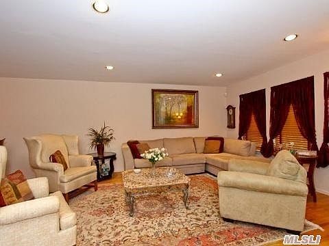 2nd image of 314 Hendrick Ave