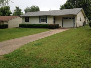 104 N Osage St, Grove, OK 74344
