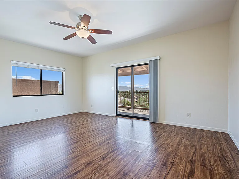 311 N Hillside Dr — Photo 14