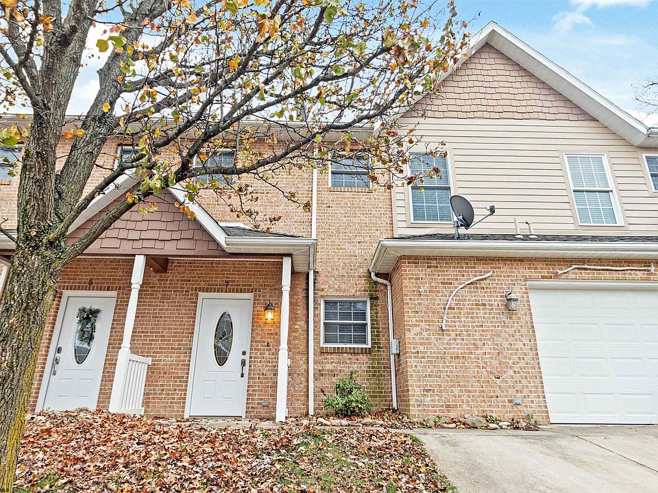 1st image of 7 Palmetto Dr