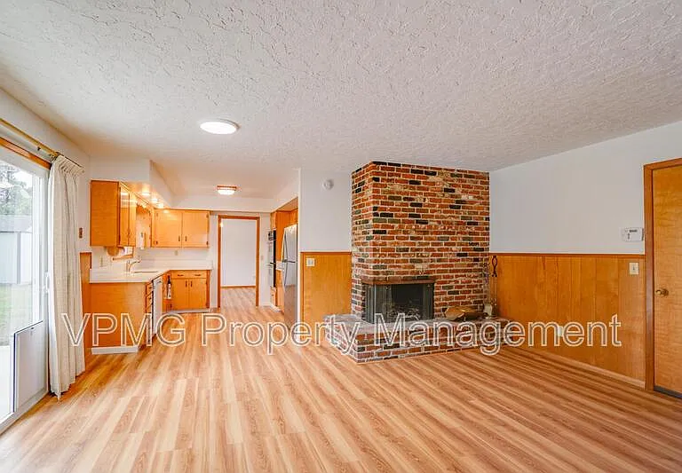 7301 Indiana St — Photo 17