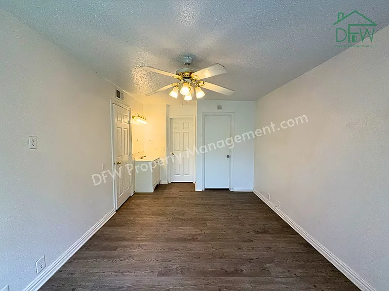2613 Amherst Ct — Photo 10