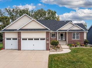 5918 Gibson Dr NE, Cedar Rapids, IA 52411