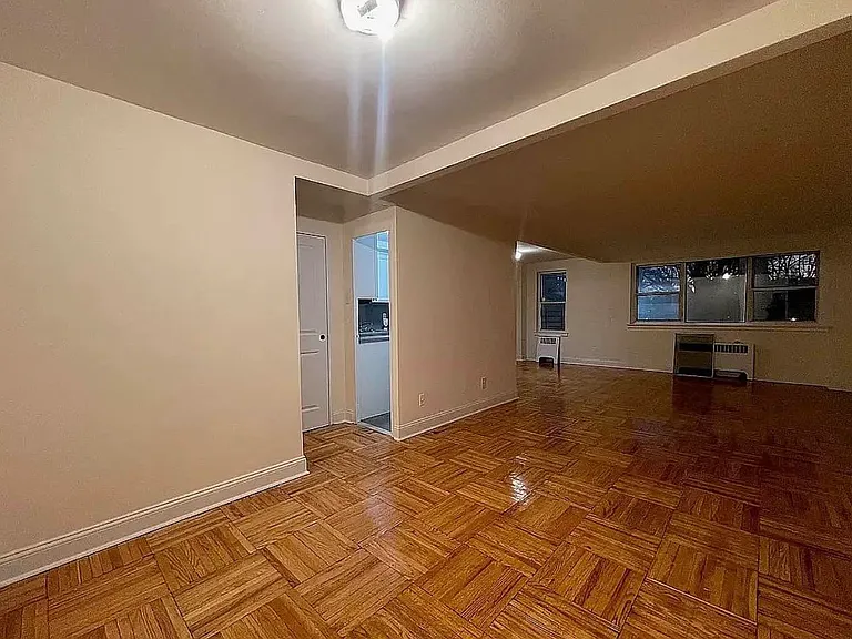 637 Washington Ave #3 — Photo 4
