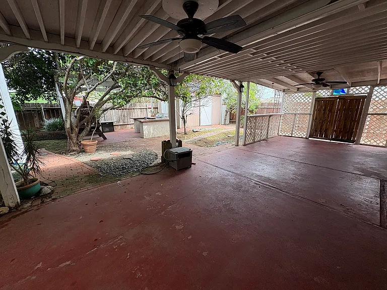 606 Spruce St — Photo 10