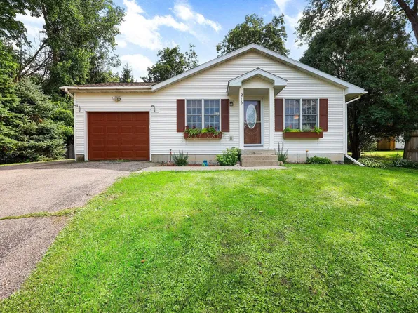 216 Washington Ave, Baraboo, WI 53913