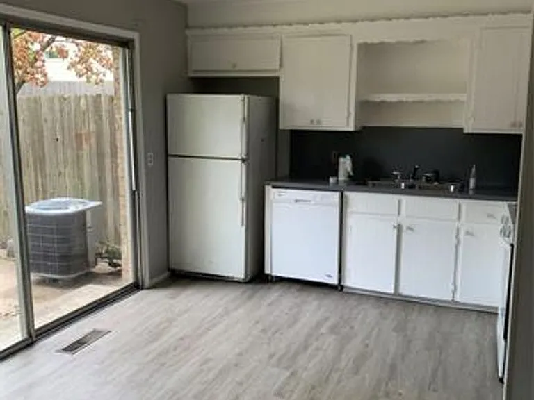 2113 S Birmingham Ct — Photo 10