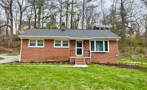 3 bed, 1120 sqft, $2,975 — Photo 1