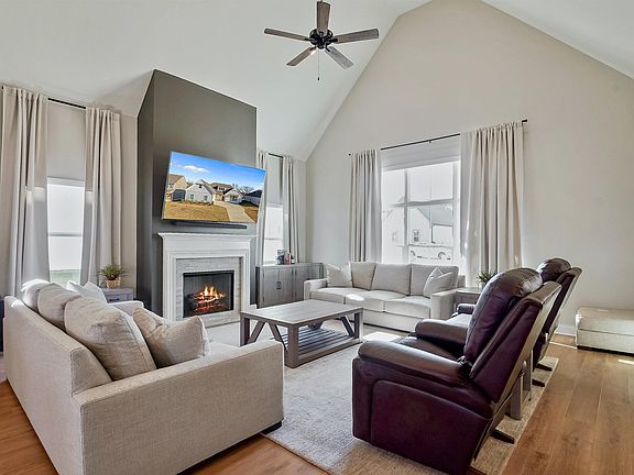 4th image of 1182 Camellia Ridge Dr