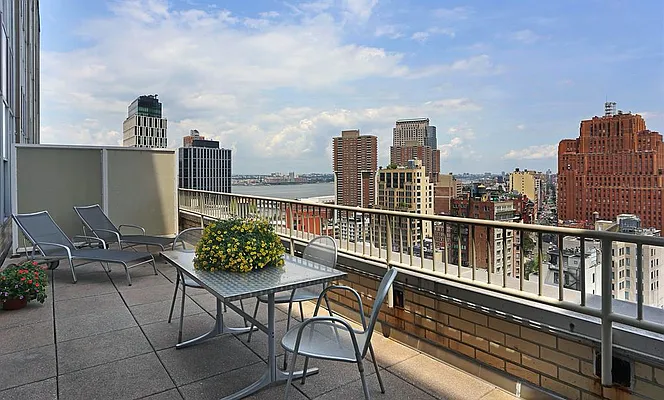 Rented by Compass | media 9