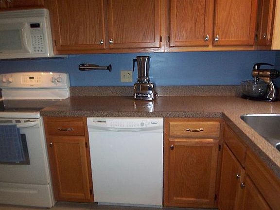 3rd image of 3312 Lakeview Ave
