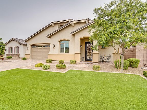 4th image of 380 E Torrey Pines Pl