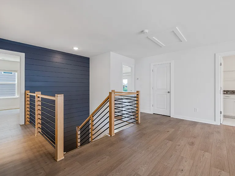 1069 Pennington Dr — Photo 23