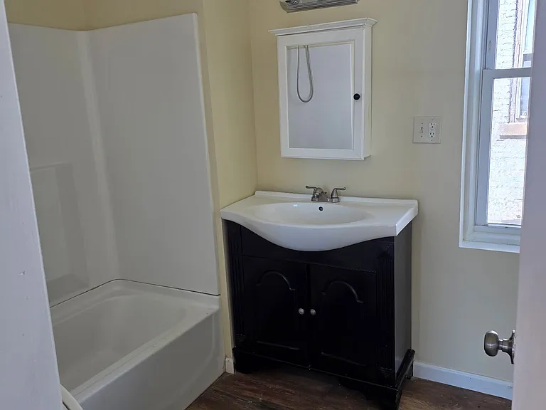 635 E Willow St #2 — Photo 3