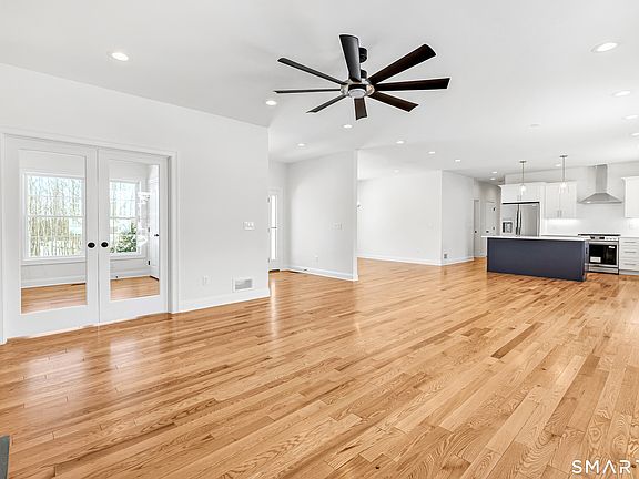 5th image of 15 Hunting Ridge Road