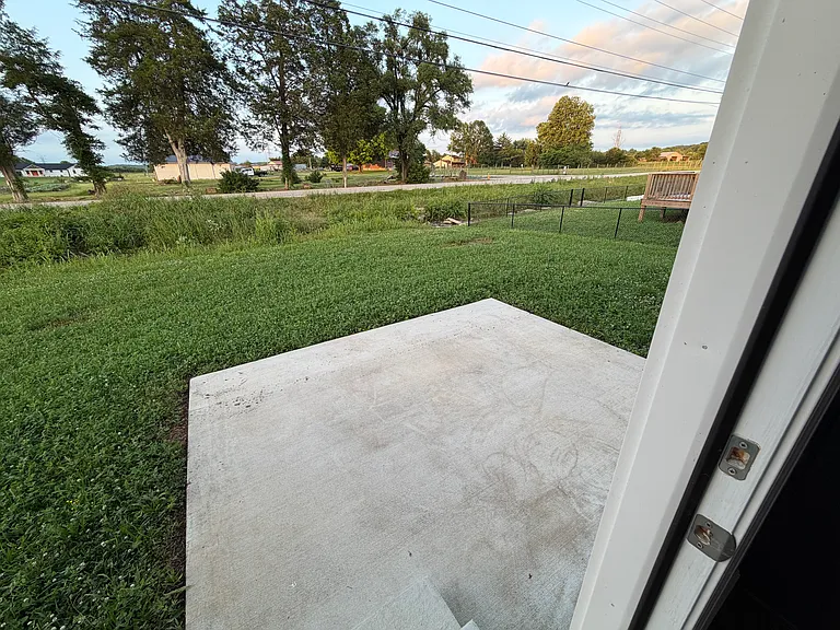 114 Diane Ct — Photo 12