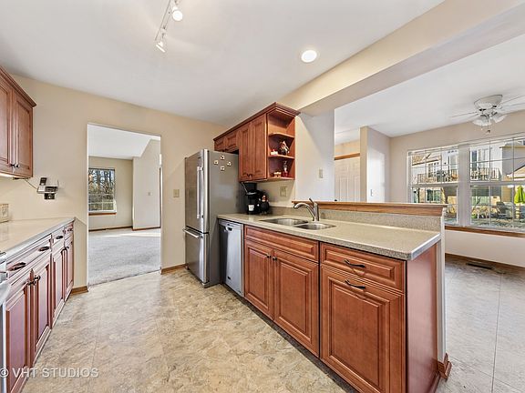 4th image of 30W069 Penny Ln #A