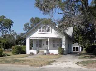 129 N Locust St, Osborne, KS 67473