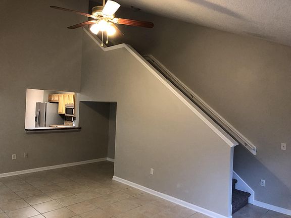 3rd image of 1261 Miller St
