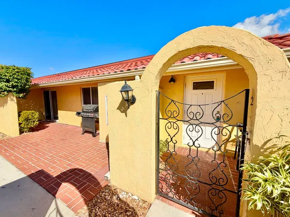 136 Harrison Rd APT 2, Naples, FL 34112