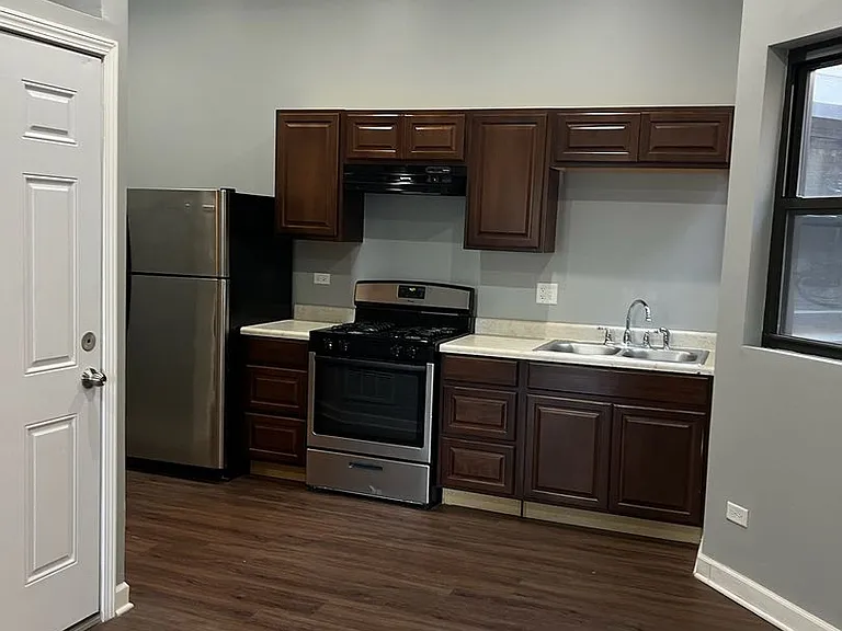 1141 S Western Ave #2R — Photo 6