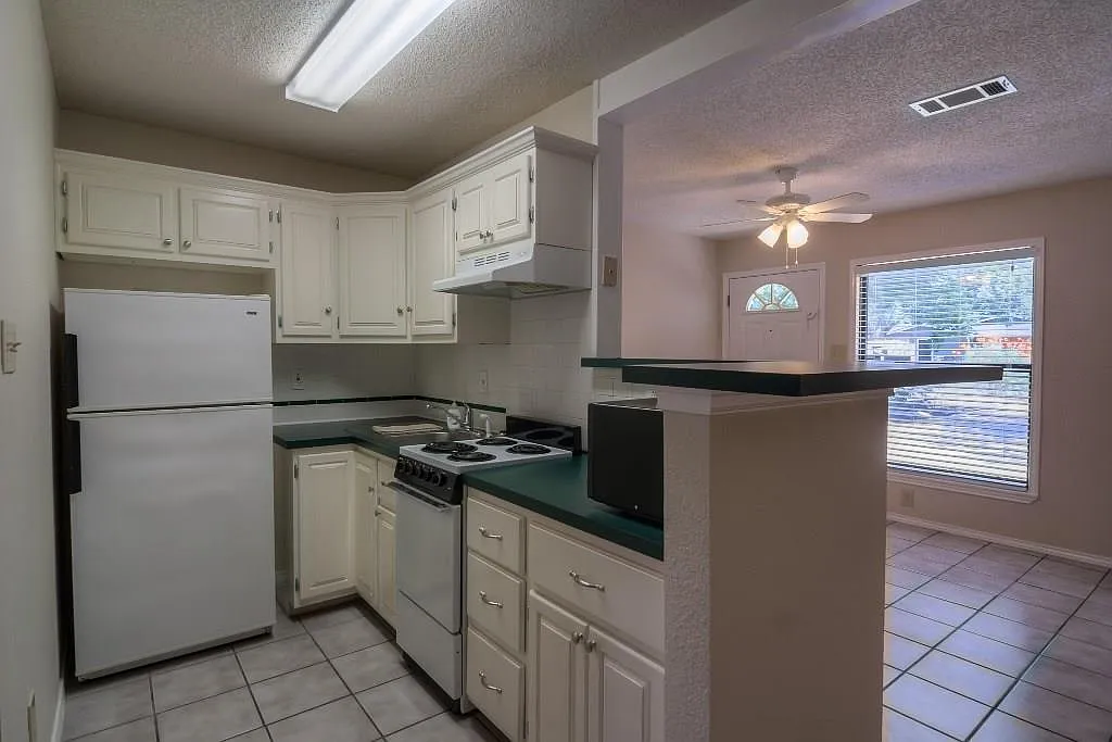 1 bed, 1.0 bath, 550 sqft, $1,250 — Photo 4