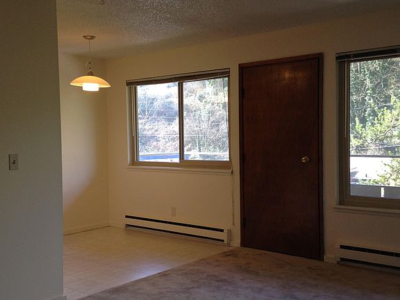 4th image of 9400 Ravenna Ave NE APT 8