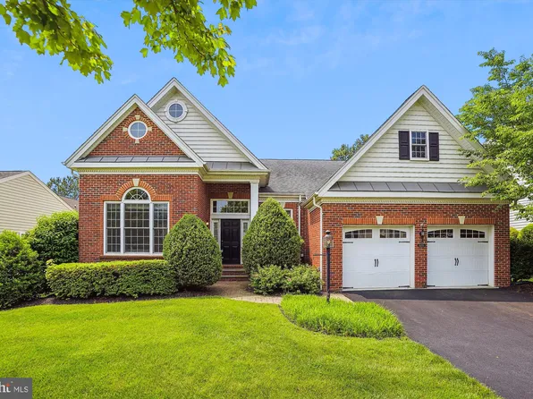 15233 Fog Mountain Cir, Haymarket, VA 20169