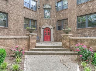 4515 Roanoke Pkwy APT 2, Kansas City, MO 64111