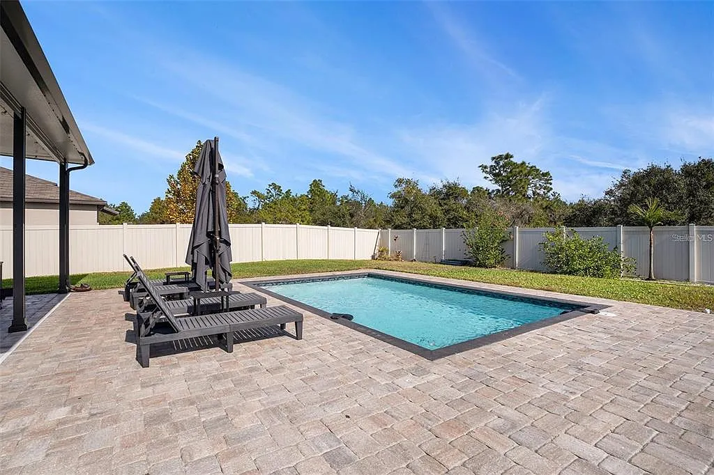 5 bed, 2.5 bath, 2264 sqft, $3,300 — Photo 1