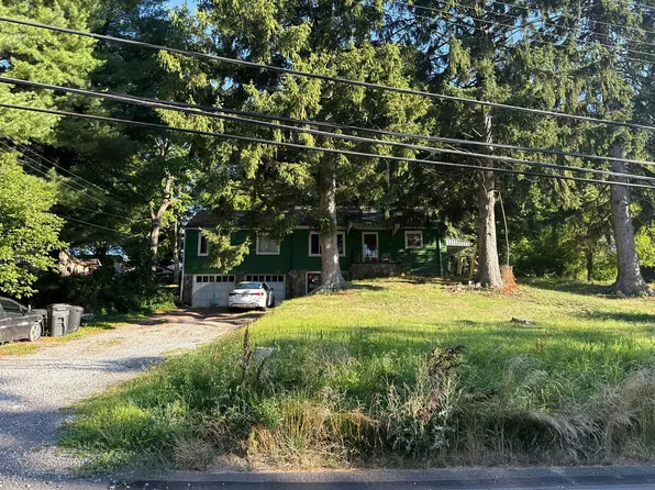 274 Spring Run Rd, Crescent, PA 15046