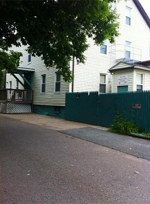 2nd image of 334 Tuttle St