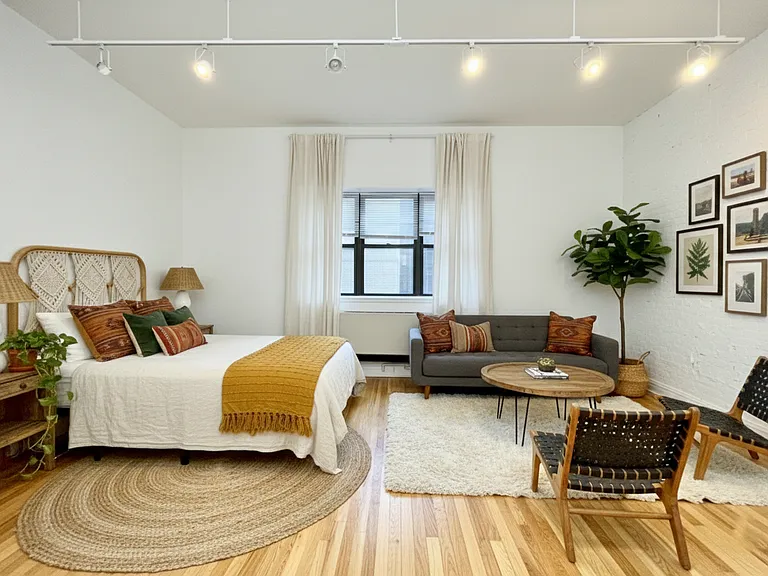 56 Court St #4HH — Photo 1