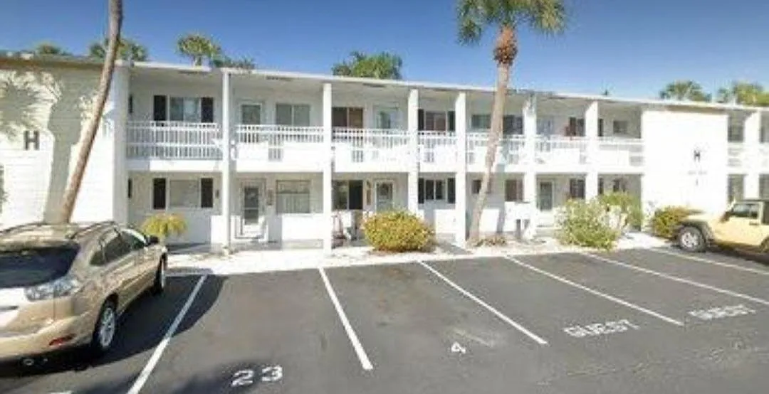 1 bed, 576 sqft, $1,050 — Photo 2