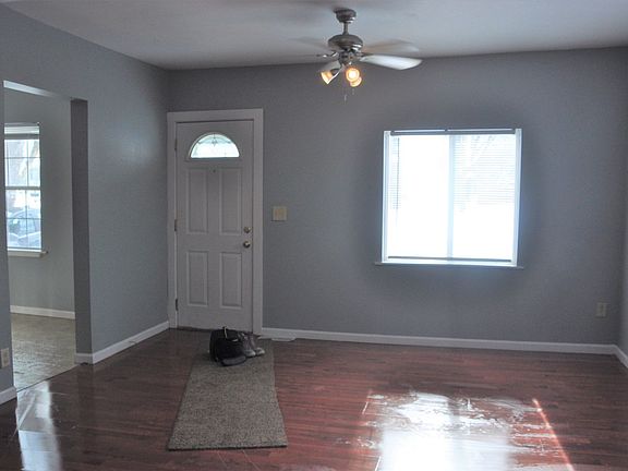 5th image of 2238 Edgewood Dr