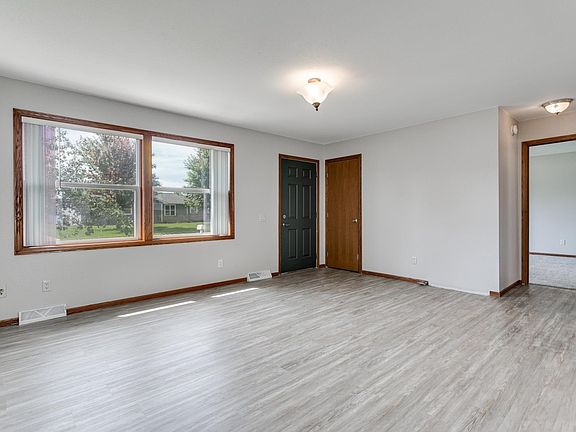 2nd image of 1100 Grassy Plains Dr