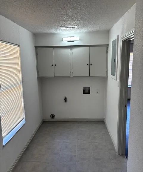 1709 E Bankhead Dr — Photo 5