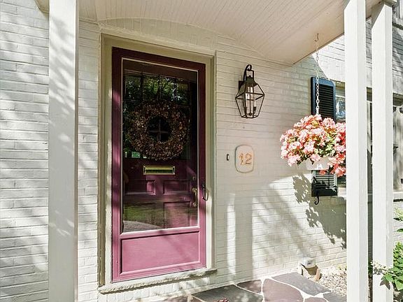 5th image of 12 Vining Ln
