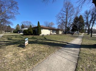 1606 13th St S, Moorhead, MN 56560