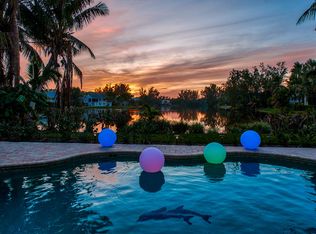 9027 Mockingbird Dr, Sanibel, FL 33957