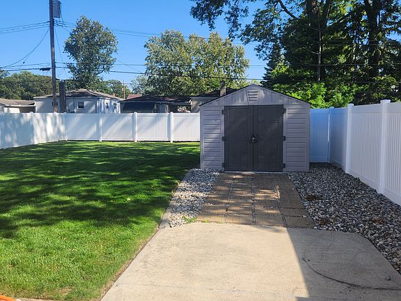 5th image of 26354 Delton St