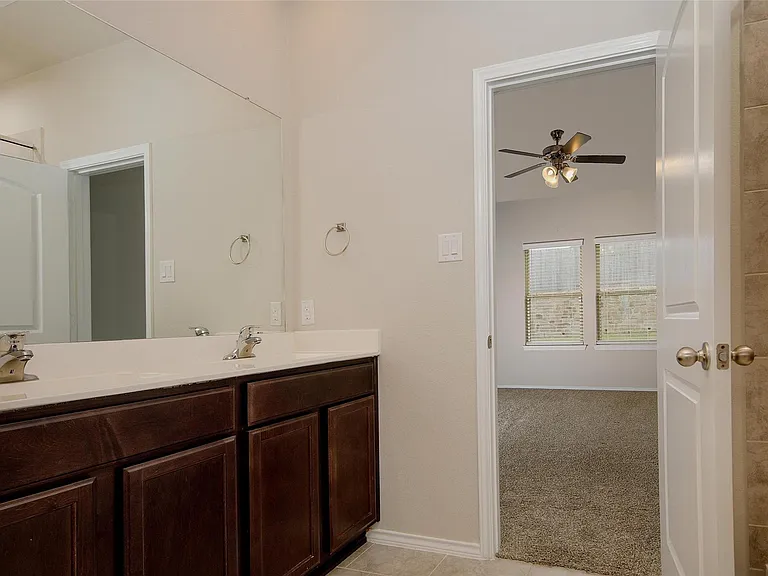 13824 Rock Island Trl — Photo 11