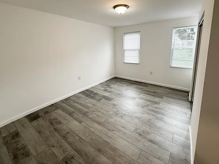 210 Washington St — Photo 13