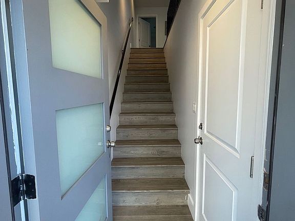 2nd image of 2819 Alsace Ave #1/2